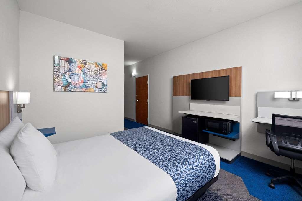 Microtel Inn & Suites By Wyndham Of Houma Room photo